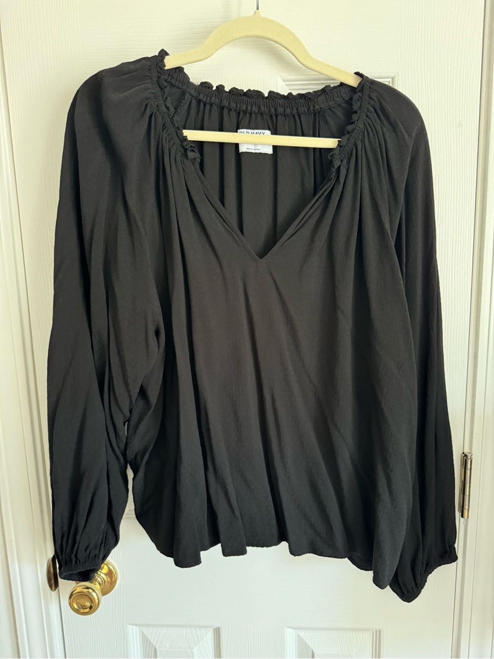Old Navy Black Split Neck Flowy Blouse XL